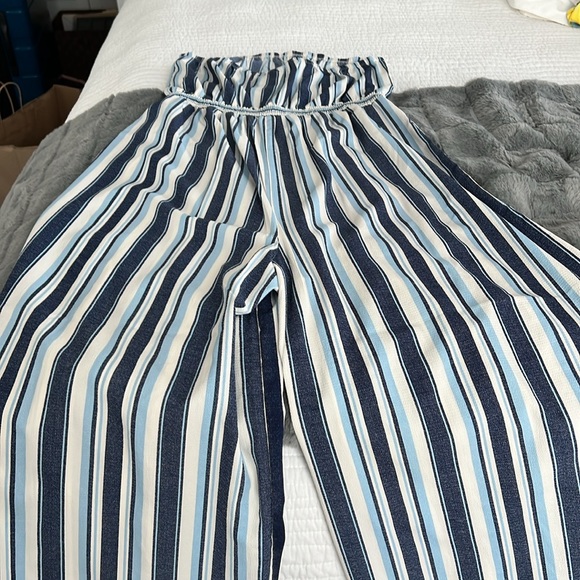 jumpsuit - Picture 2 of 2